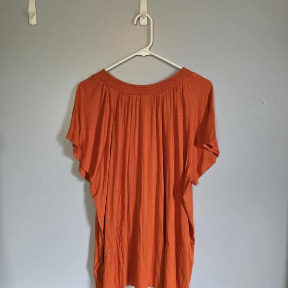 EUC Jaclyn Smith Short Sleeve Beaded V-Neck Top - Picture 3 of 4